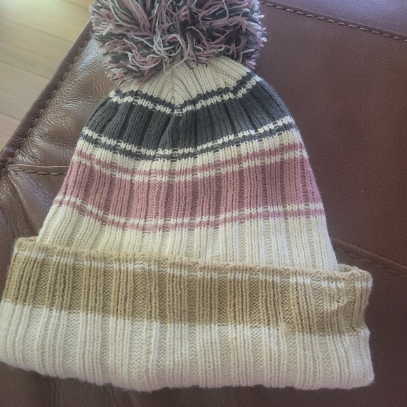 Green Bay Packers '47 Women's Daphne Cuffed Knit Beanie with Pom - Cream - Picture 4 of 4